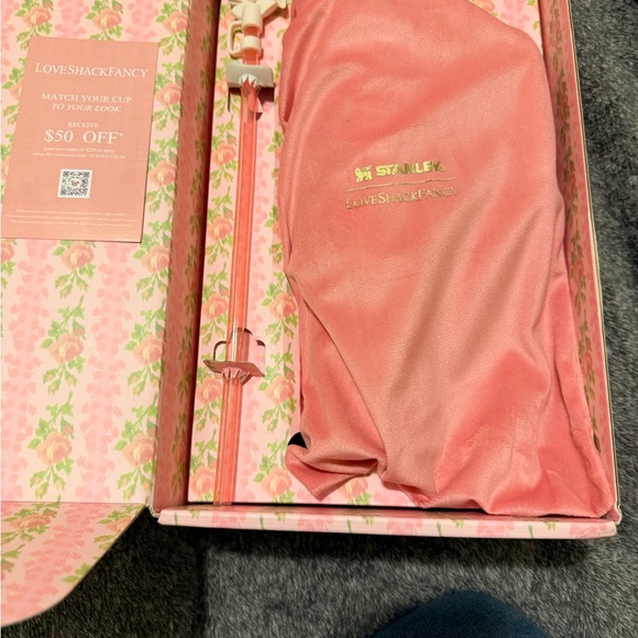 Brand New in Box Stanley x LoveShackFancy Pink and Gold Floral Tumbler 40oz - Picture 3 of 7